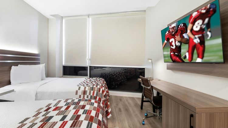 Red Roof Inn & Suites Beaumont Room