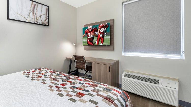 Red Roof Inn & Suites Beaumont Room