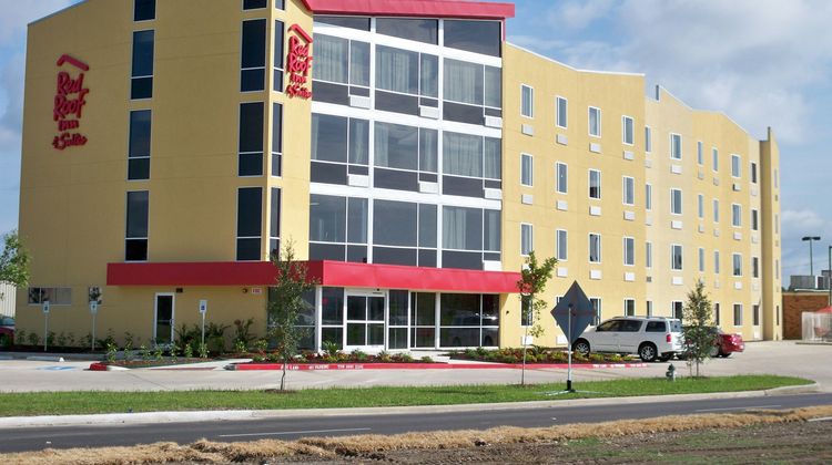 Red Roof Inn & Suites Beaumont Exterior