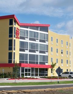 Red Roof Inn & Suites Beaumont