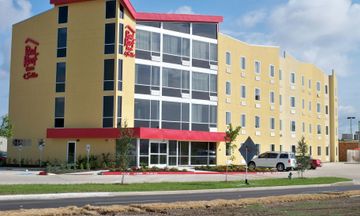 Red Roof Inn & Suites Beaumont