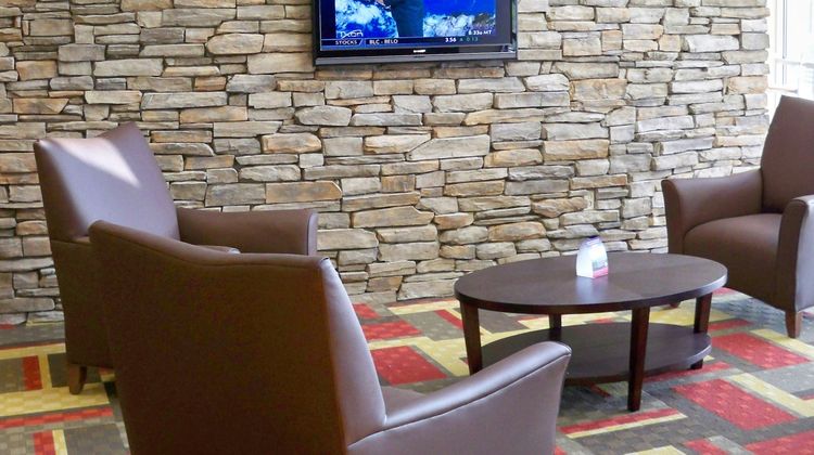 Red Roof Inn & Suites Beaumont Lobby