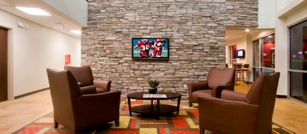 Red Roof Inn & Suites Beaumont Lobby