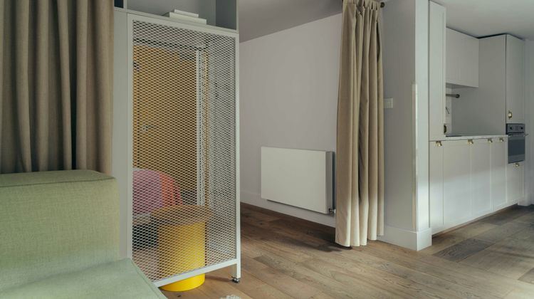 Eden Locke Room