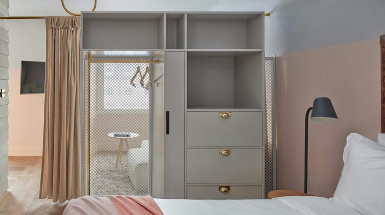 <b>Eden Locke Room</b>. Images powered by <a href="https://www.leonardoworldwide.com/" title="Leonardo Worldwide" target="_blank">Leonardo</a>.