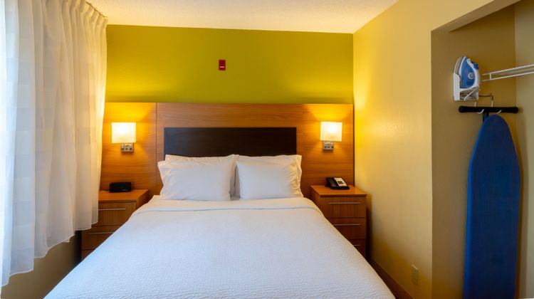 Candlewood Suites Bedford - Fort Worth Room