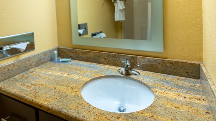 Candlewood Suites Bedford - Fort Worth Room