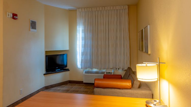 Candlewood Suites Bedford - Fort Worth Room