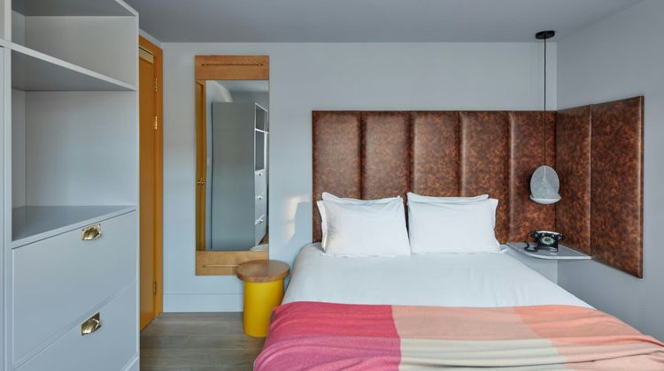 Eden Locke Room