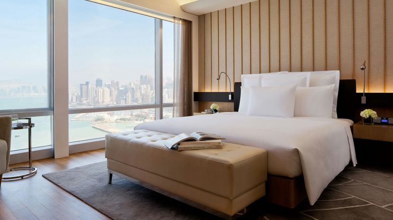 <b>Renaissance Hong Kong Harbour View Hotel Room</b>. Images powered by <a href="https://www.leonardoworldwide.com/" title="Leonardo Worldwide" target="_blank">Leonardo</a>.