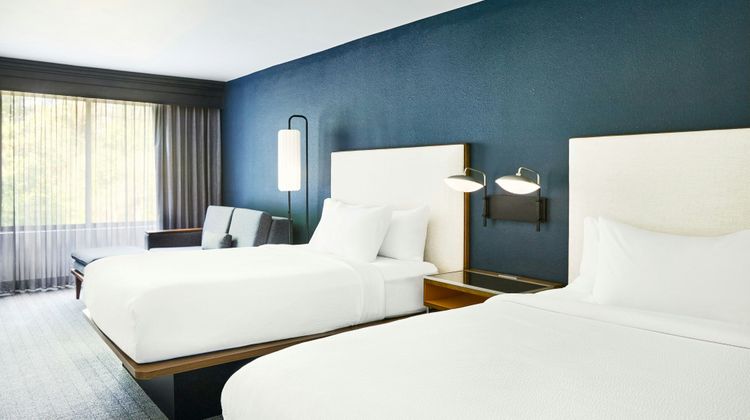 Courtyard Memphis Germantown Suite