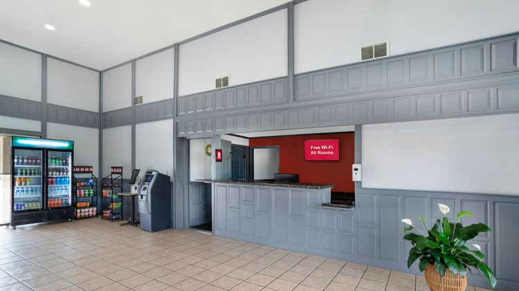 Red Roof Inn Nacogdoches Lobby