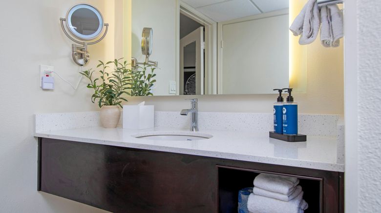 <b>Peacock Suites Room</b>. Images powered by <a href="https://www.leonardoworldwide.com/" title="Leonardo Worldwide" target="_blank">Leonardo</a>.
