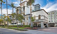 Peacock Suites