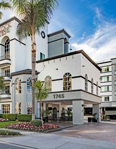 Peacock Suites