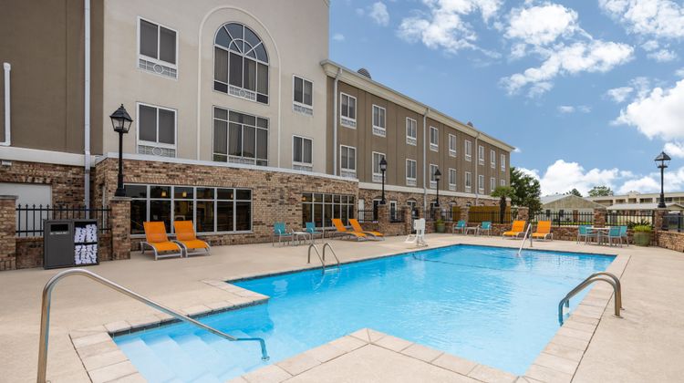 Holiday Inn Express & Suites New Iberia- Pool