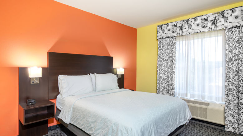 <b>Holiday Inn Dallas-Garland Room</b>. Images powered by <a href="https://www.leonardoworldwide.com/" title="Leonardo Worldwide" target="_blank">Leonardo</a>.