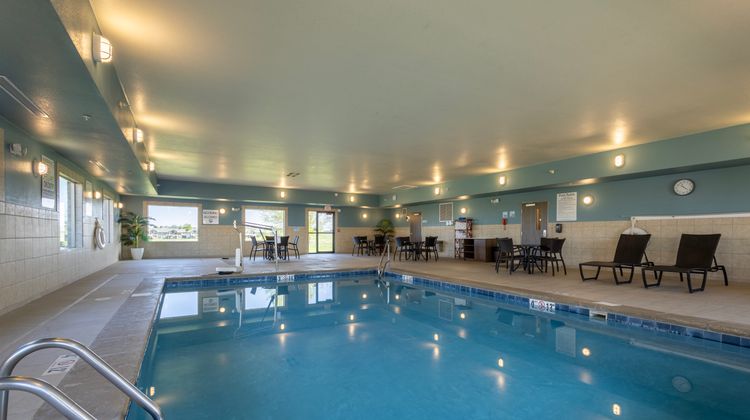 Holiday Inn Express Hotel & Suites Pool