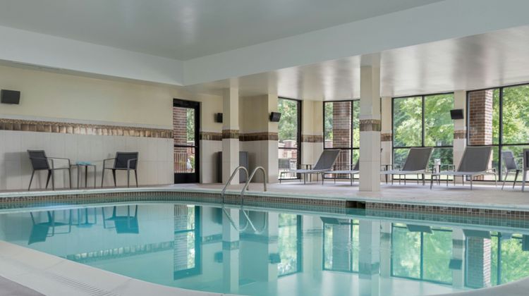 Courtyard Largo Capital Beltway Pool