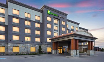Holiday Inn Express Hotel & Suites