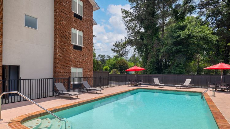 Holiday Inn Express & Stes Buford NE Pool