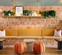 Hollywood Guest Inn Lobby