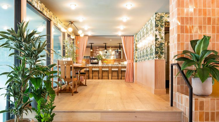 Hollywood Guest Inn Restaurant