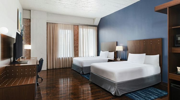 Fairfield Inn & Suites Dallas Downtown Room