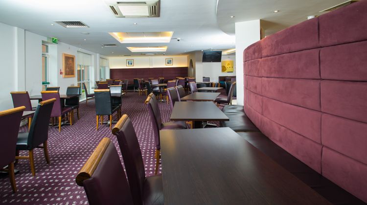 Holiday Inn Express Bedford Restaurant