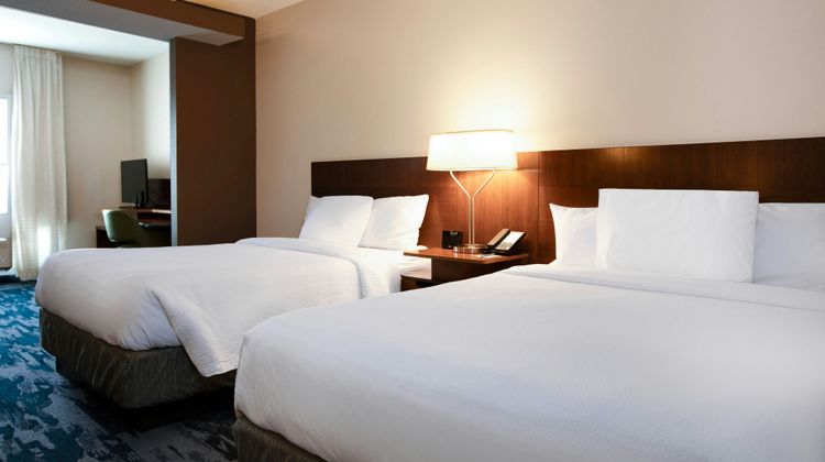 Fairfield Inn & Suites Richmond West Suite
