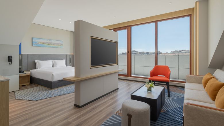 <b>Holiday Inn Express Yantai Penglai Suite</b>. Images powered by <a href="https://www.leonardoworldwide.com/" title="Leonardo Worldwide" target="_blank">Leonardo</a>.