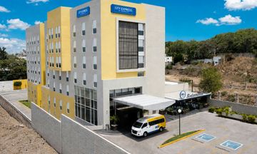 City Express by Marriott Airport