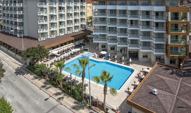 Riviera Hotel & Spa Exterior