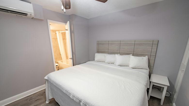 <b>Maverick Resort Room</b>. Images powered by <a href="https://www.leonardoworldwide.com/" title="Leonardo Worldwide" target="_blank">Leonardo</a>.