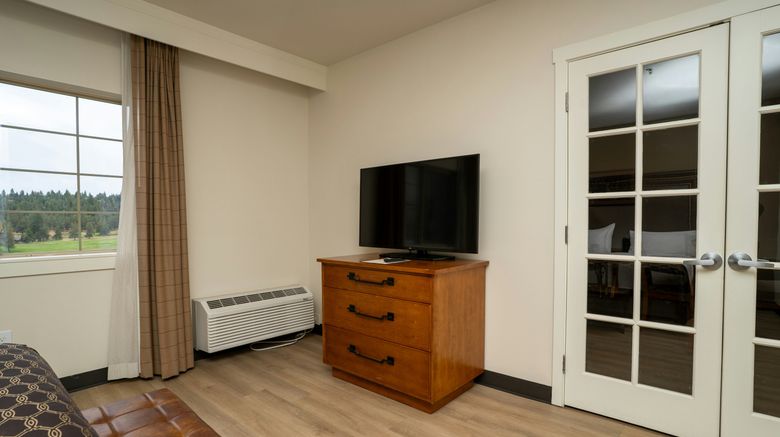 <b>Running Y Ranch Resort Suite</b>. Images powered by <a href="https://www.leonardoworldwide.com/" title="Leonardo Worldwide" target="_blank">Leonardo</a>.
