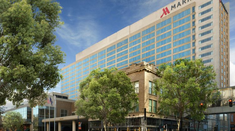 Louisville Marriott Downtown Exterior
