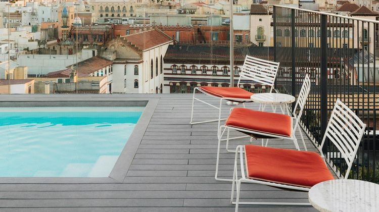 Yurbban Trafalgar Hotel Pool