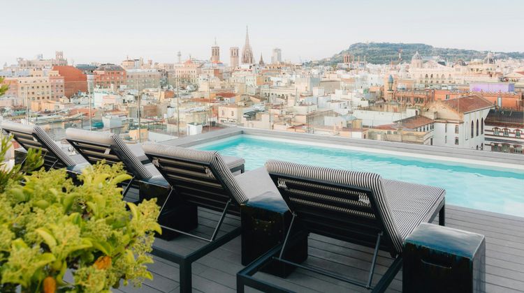 Yurbban Trafalgar Hotel Pool
