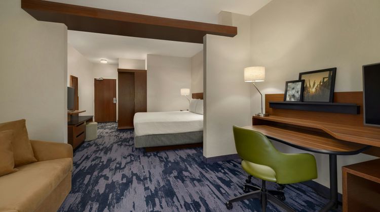 Fairfield Inn & Suites Athens Suite