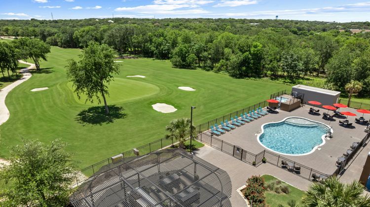 TownePlace Stes Universal City/Live Oak Pool
