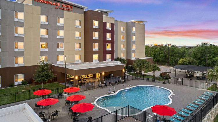 TownePlace Stes Universal City/Live Oak Pool