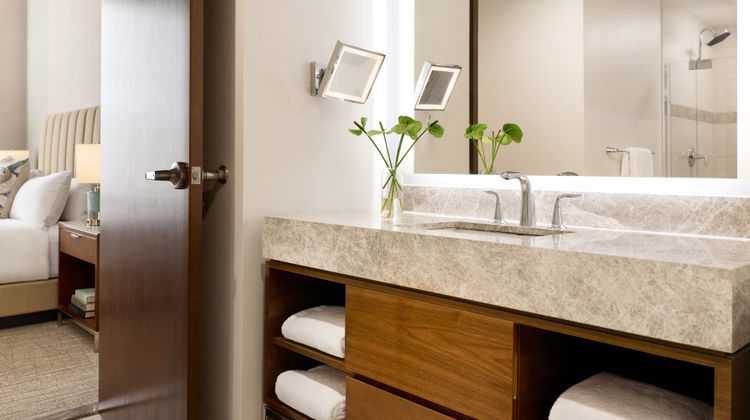 InterContinental Houston Medical Center Suite