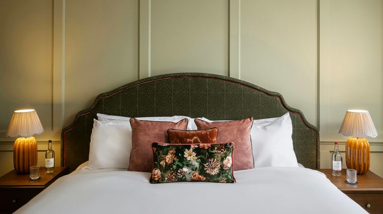 <b>Castle Hotel Windsor Room</b>. Images powered by <a href="https://www.leonardoworldwide.com/" title="Leonardo Worldwide" target="_blank">Leonardo</a>.