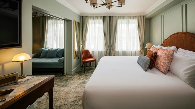 <b>Castle Hotel Windsor Suite</b>. Images powered by <a href="https://www.leonardoworldwide.com/" title="Leonardo Worldwide" target="_blank">Leonardo</a>.