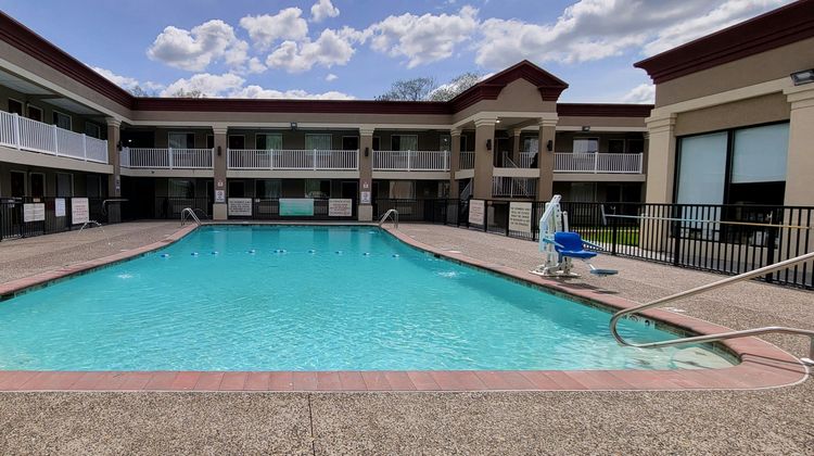 Red Roof Inn Bordentown - McGuire AFB Pool