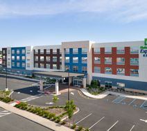 Holiday Inn Express & Suites Linden Exterior