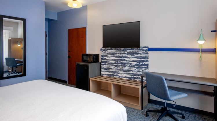Broad Street Inn Room