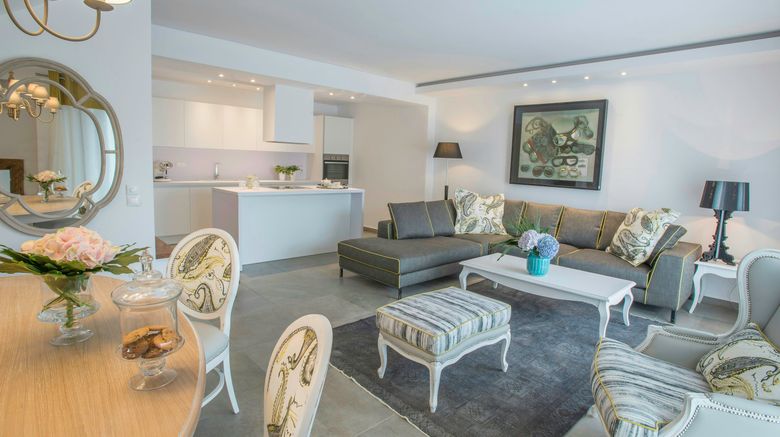 <b>Avaton Luxury Hotel & Villas Room</b>. Images powered by <a href="https://www.leonardoworldwide.com/" title="Leonardo Worldwide" target="_blank">Leonardo</a>.