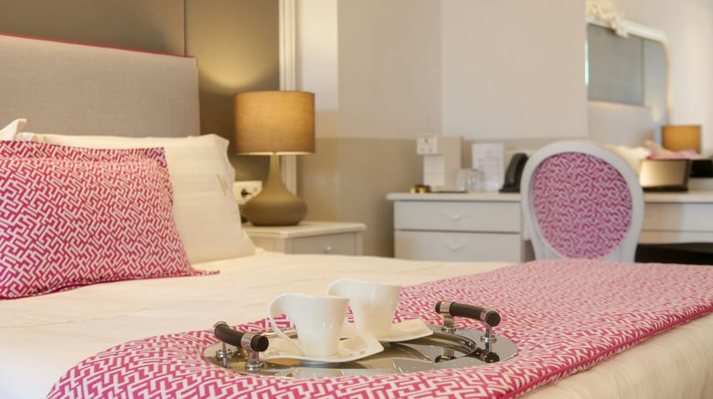 <b>Avaton Luxury Hotel & Villas Suite</b>. Images powered by <a href="https://www.leonardoworldwide.com/" title="Leonardo Worldwide" target="_blank">Leonardo</a>.