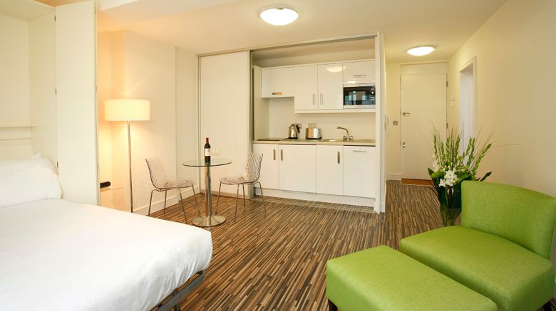 <b>Saco Holborn Room</b>. Images powered by <a href="https://www.leonardoworldwide.com/" title="Leonardo Worldwide" target="_blank">Leonardo</a>.